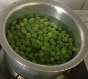 Boil the peas for 2-3 mins.